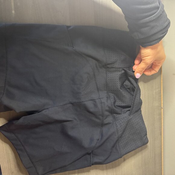 Asics running shorts size L - Picture 4 of 4